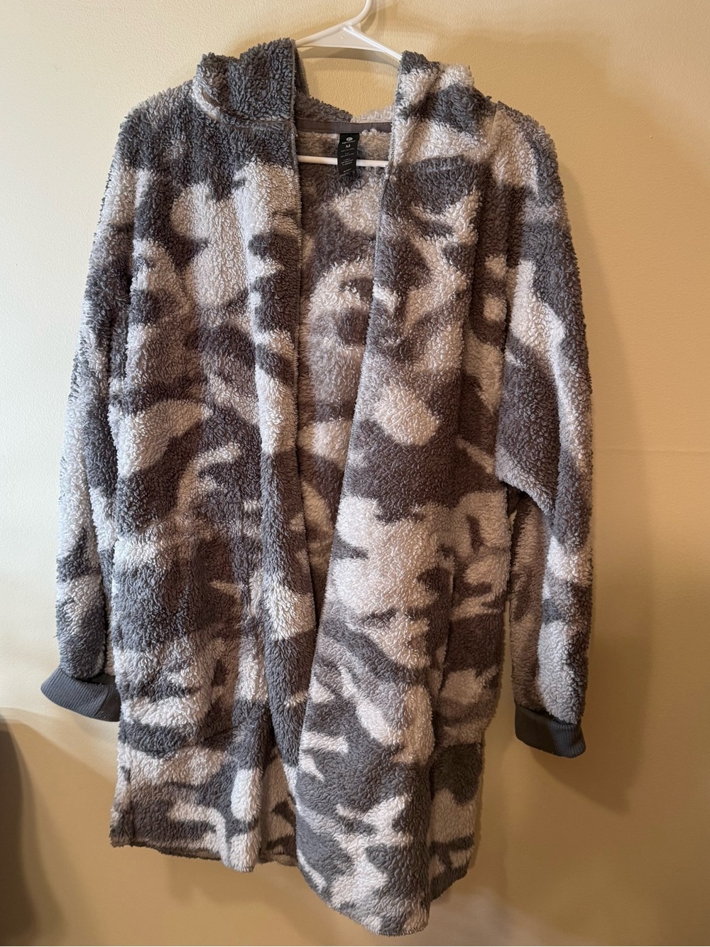 90 Degree By Reflex Hooded Plush Teddy Jacket in Gray & White Camo